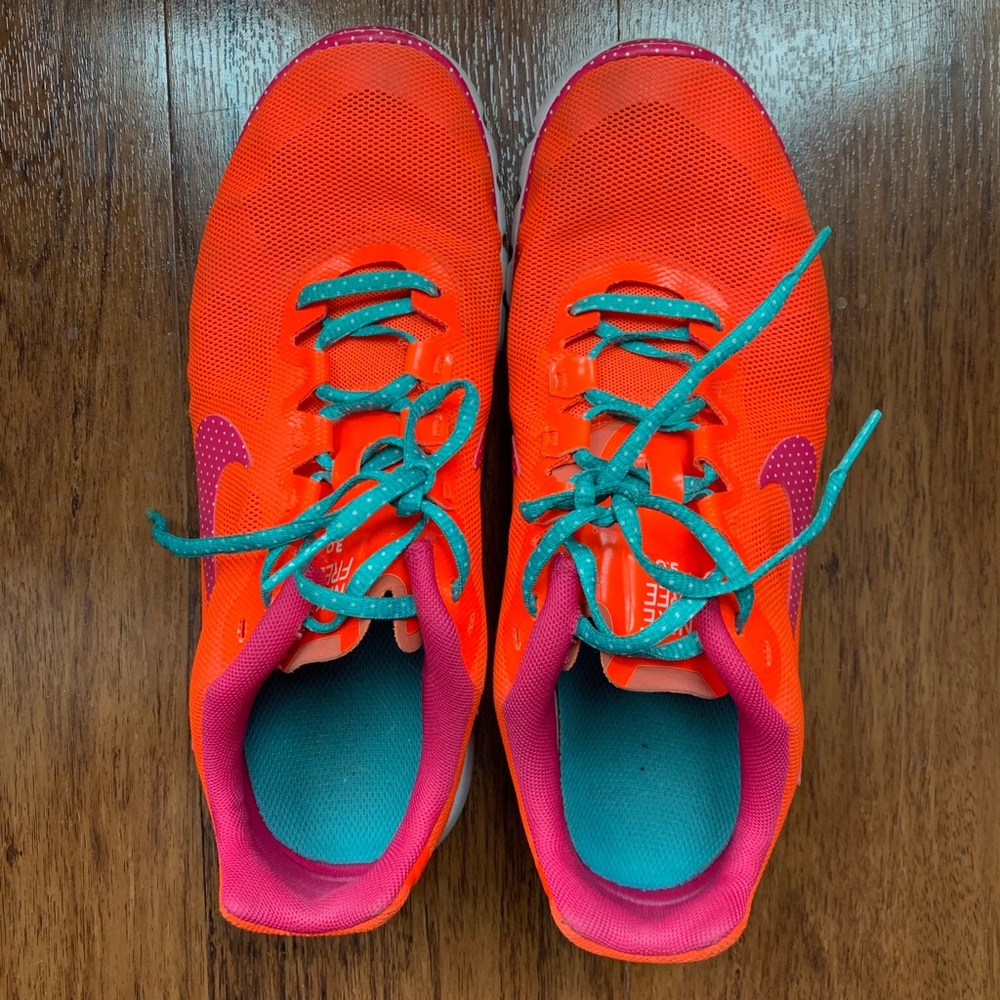 Nike Tennis Shoes